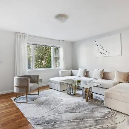 Villa Luxury Ny Retreat With Free Parking!